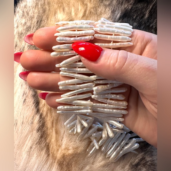 Baroque Knotted Fresh Water Stick Pearl Choker & Pavé Diamond Clasp - Picture 4 of 10